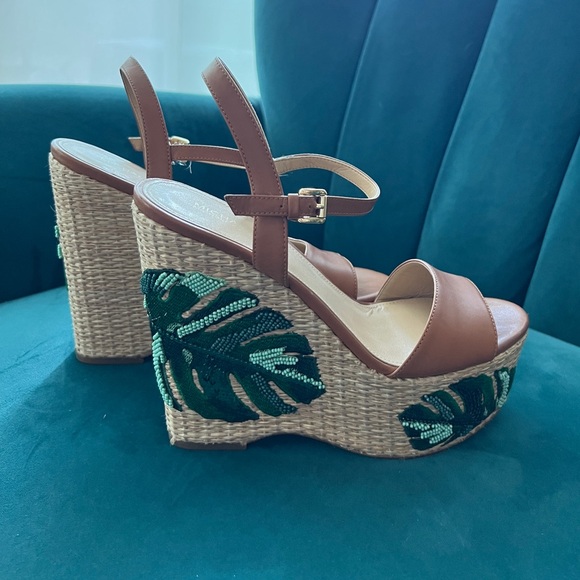 Micheal Kors embroidered monstera leaf tiki platform wedge sandals size 8. - Picture 2 of 9